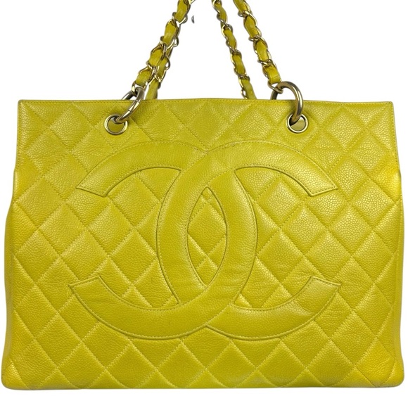 CHANEL Handbags - CHANEL CC CAVIAR CHAIN TOTE